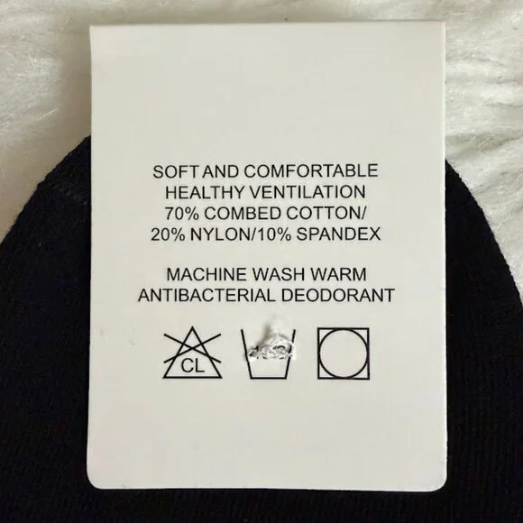 Alo Yoga Logo Crew Socks Black S/M NWT - Picture 5 of 5